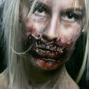 Sortie de peau plaie au latex naturel - bouche de zombie...